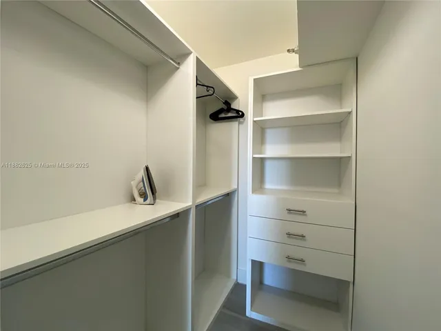 $3,400 | 20515 East Country Club Drive, Unit 549, Aventura, FL 33180