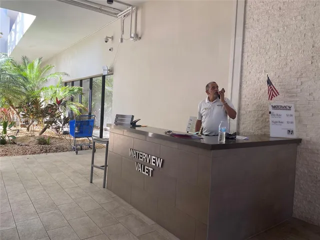 $3,400 | 20515 East Country Club Drive, Unit 549, Aventura, FL 33180