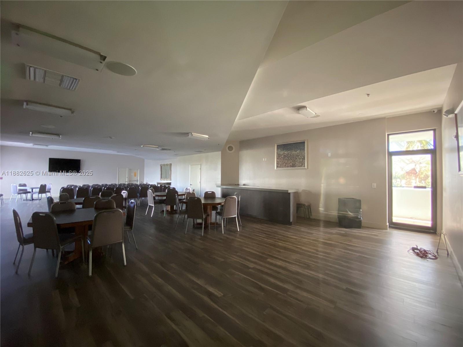 20515 East Country Club Drive, Unit 549 Aventura, FL 33180 - Photo 31 of 33