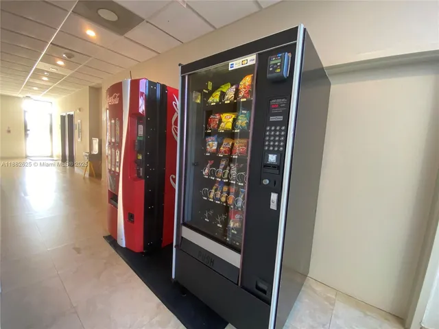 $3,400 | 20515 East Country Club Drive, Unit 549, Aventura, FL 33180