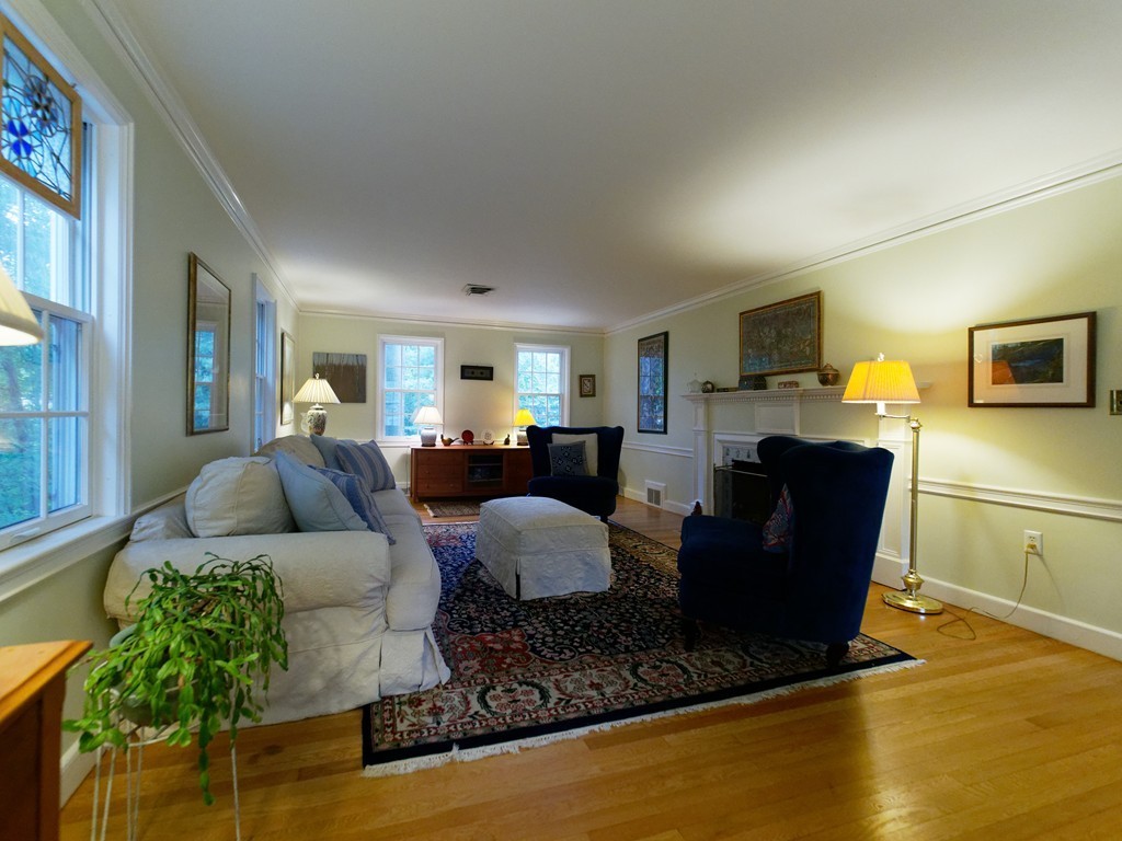 21 Shady Hill Road Newton, MA 02461 - Photo 2 of 10 Gallery Image 2