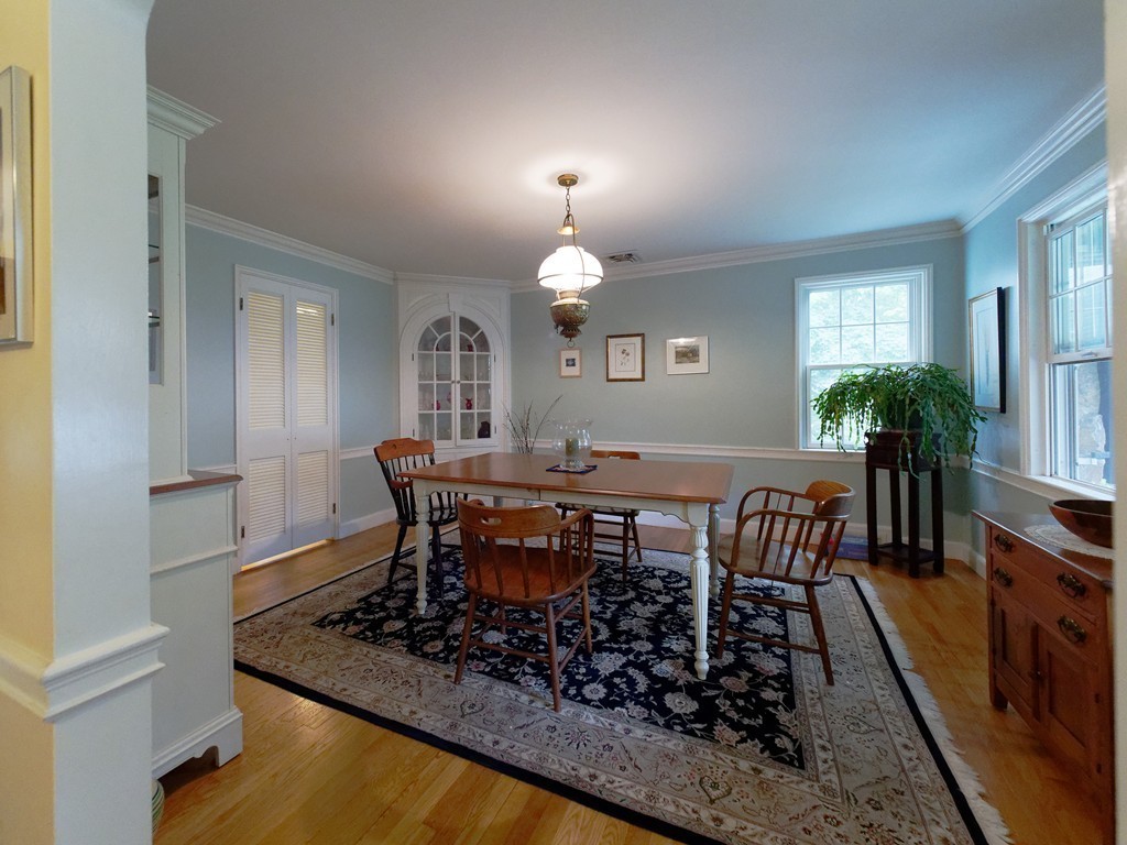 21 Shady Hill Road Newton, MA 02461 - Photo 4 of 10 Gallery Image 4