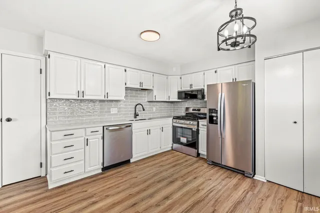 $309,900 | 24278 Elmhurst Drive, Elkhart, IN 46517