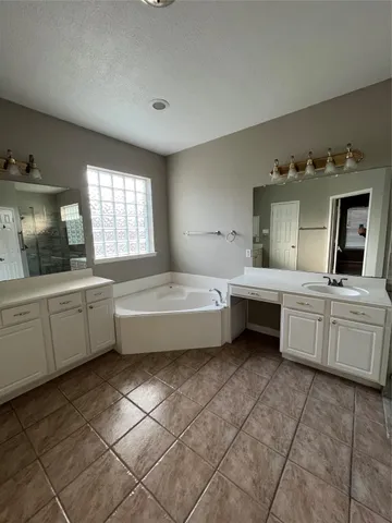 $679,900 | 11966 White Oak Landing, Conroe, TX 77385