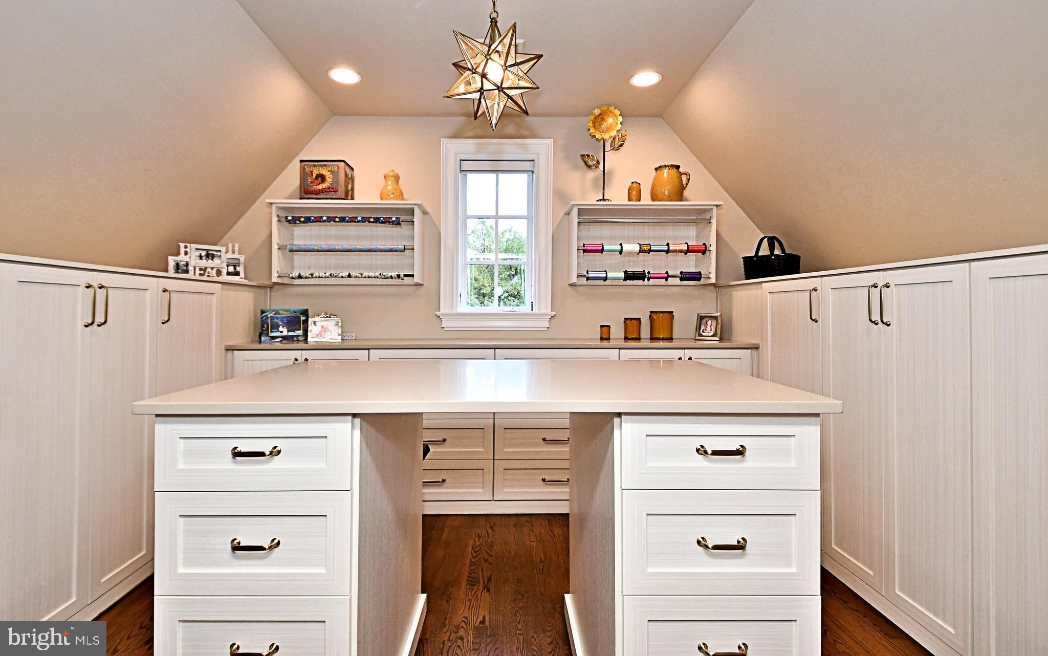 5 Knowles Creek Road New Hope, PA 18938 - Photo 95 of 150 Wrapping Room