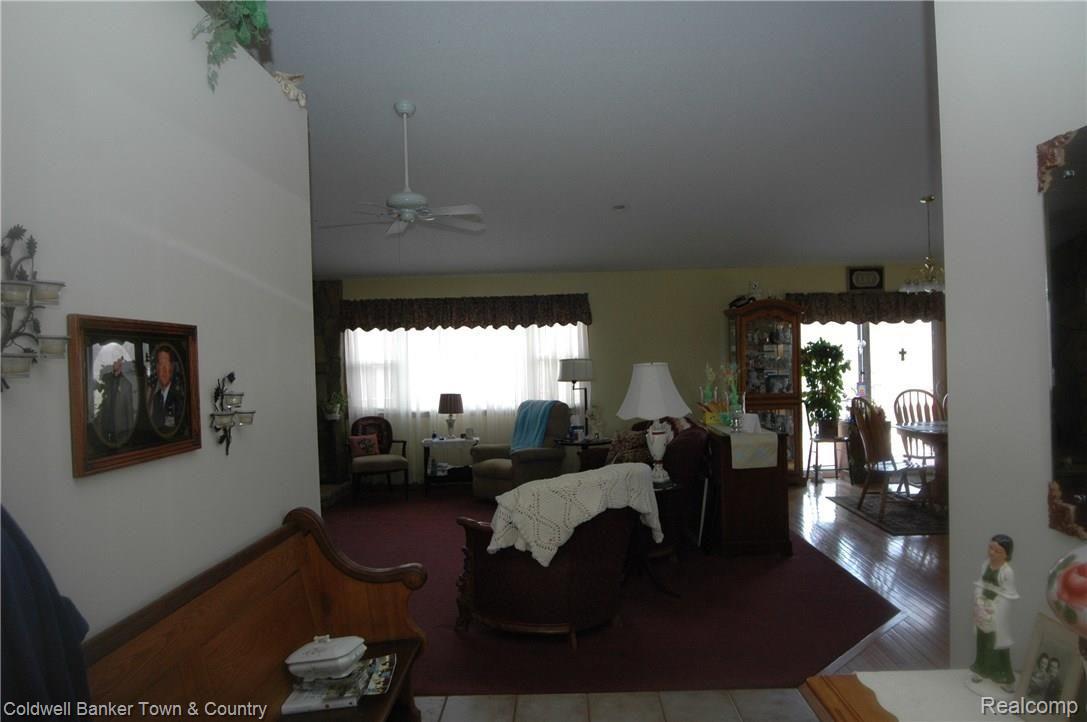 9093 Antcliff Road Howell, MI 48855 - Photo 30 of 30 ENTRANCE VIEW--OPEN FLOOR PLAN