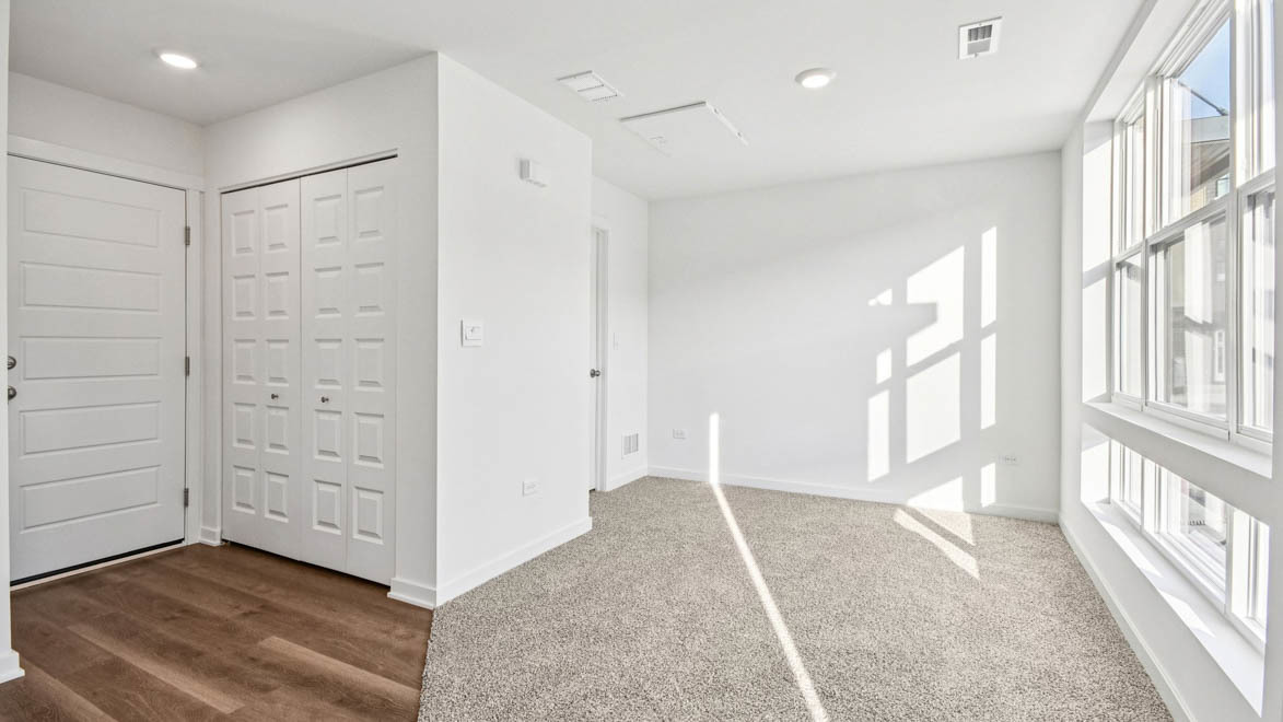 392 Summit Circle Lombard, IL 60148 - Photo 44 of 61 a view of an empty room with a window