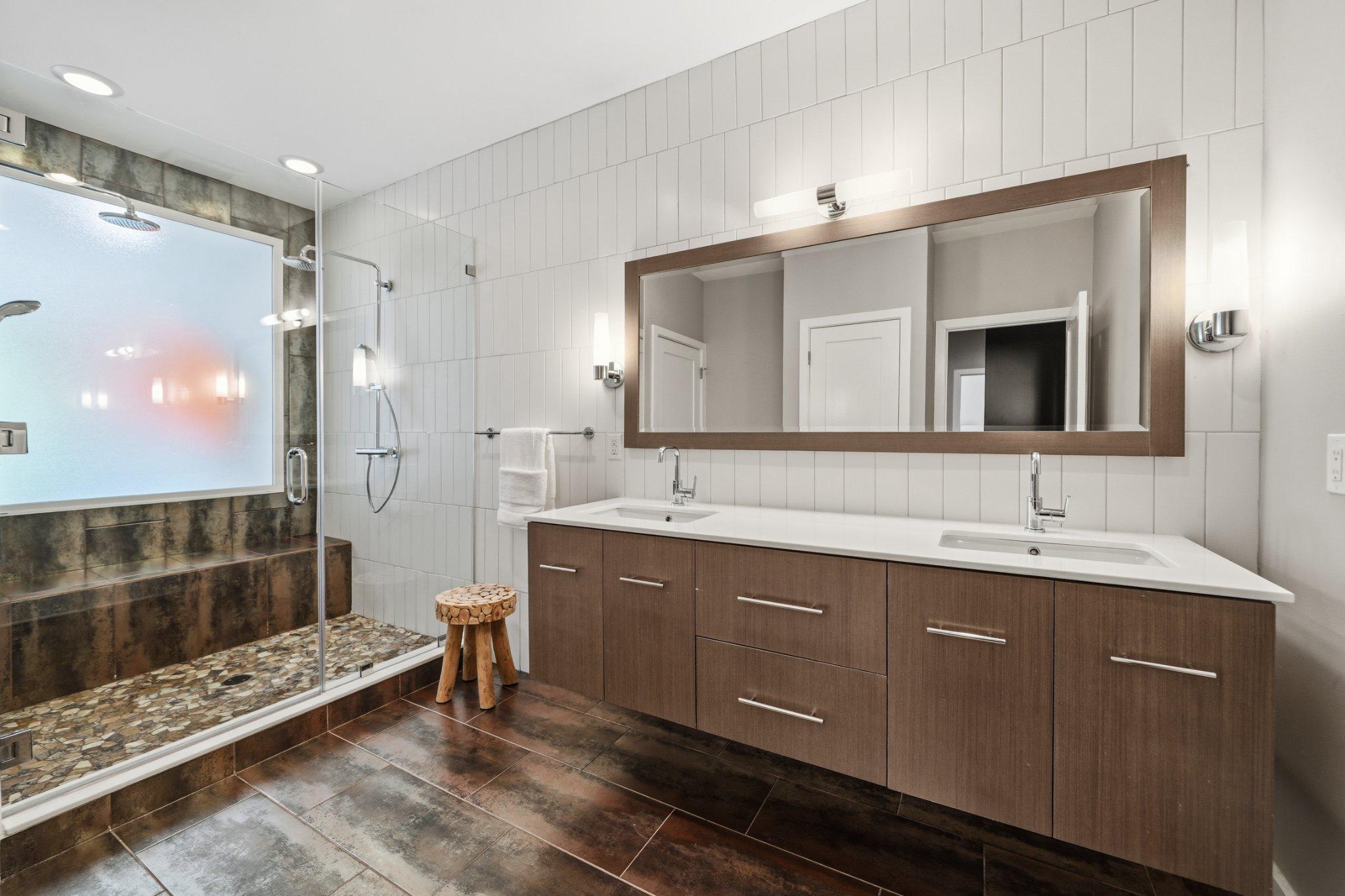237 West Thompson Street Philadelphia, PA 19122 - Photo 19 of 35 Two sinks, two shower heads=functional bathroom.