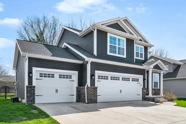 $350,000 | 2812 Steppe Lane, Bloomington, IL 61705