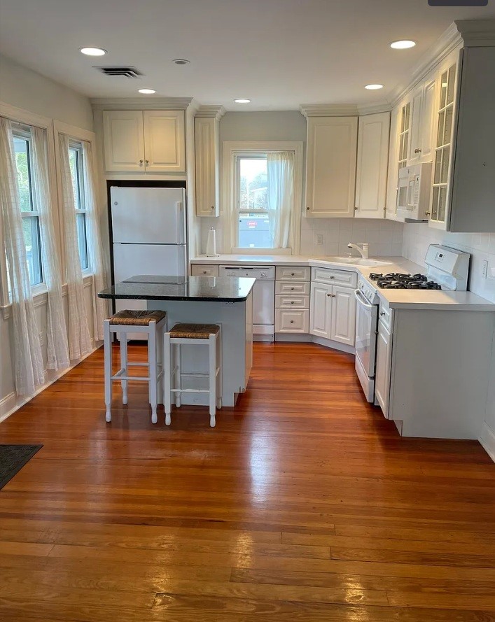 230 County Road Barrington, RI 02806 - Photo 2 of 9