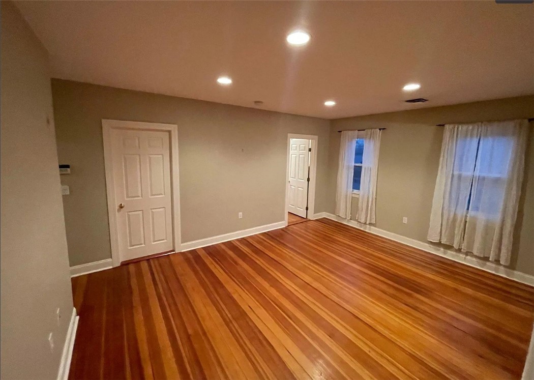 230 County Road Barrington, RI 02806 - Photo 5 of 9