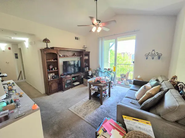 $305,109 | 1211 Whitney Ranch Parkway, Unit 1037, Rocklin, CA 95765