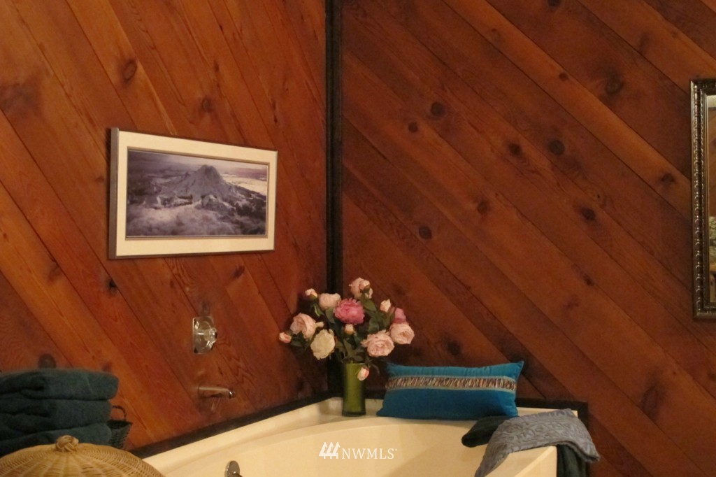 240 East Eckert Road Grapeview, WA 98546 - Photo 14 of 24 Gallery Image 14