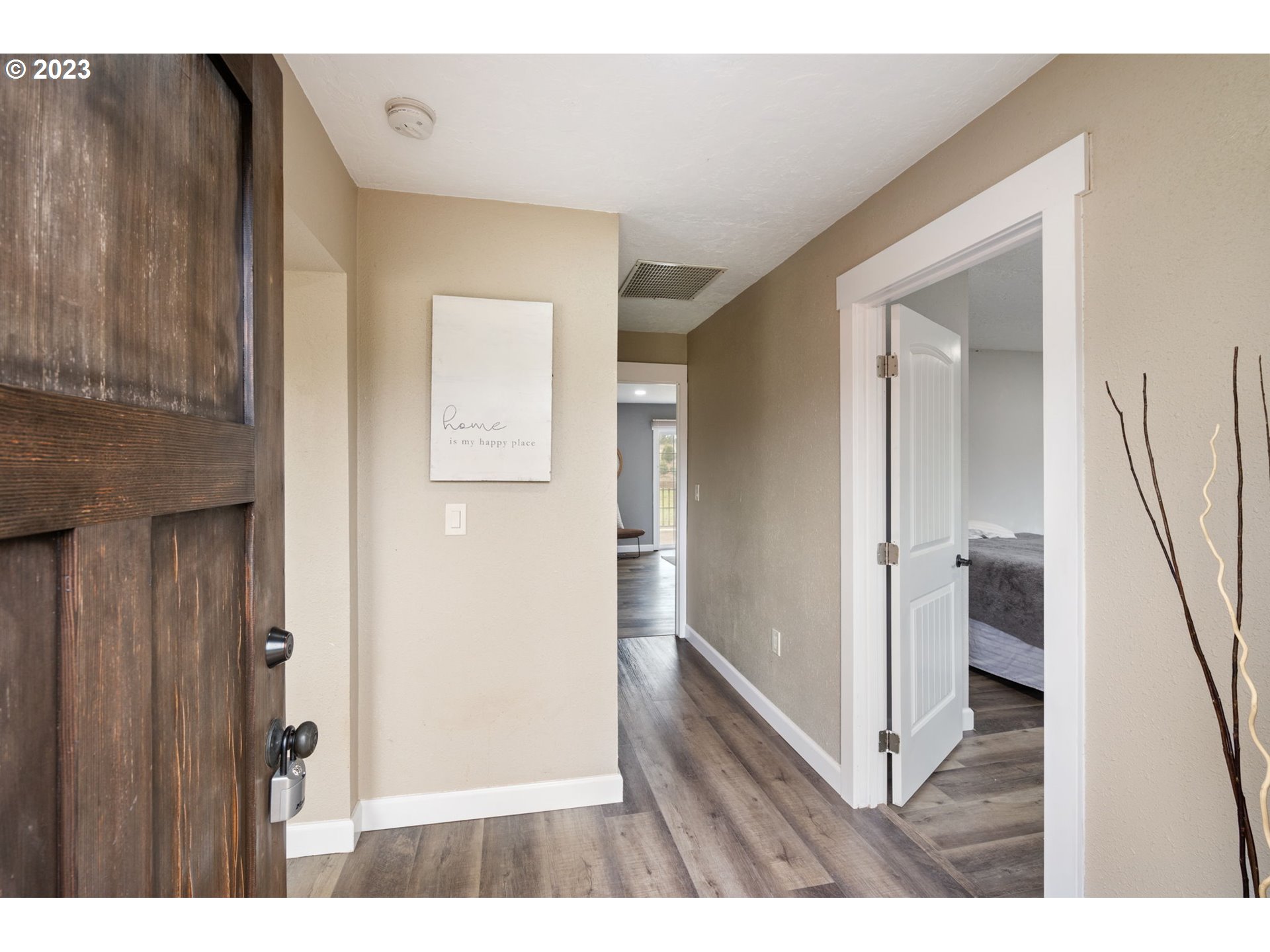 15750 South Pierce Road Molalla, OR 97038 - Photo 17 of 48 Entrance/Foyer