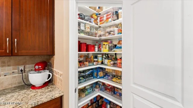 $1,000,000 | 1809 Cascade Falls Lane, Knoxville, TN 37931