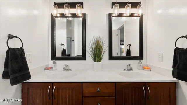 $1,000,000 | 1809 Cascade Falls Lane, Knoxville, TN 37931