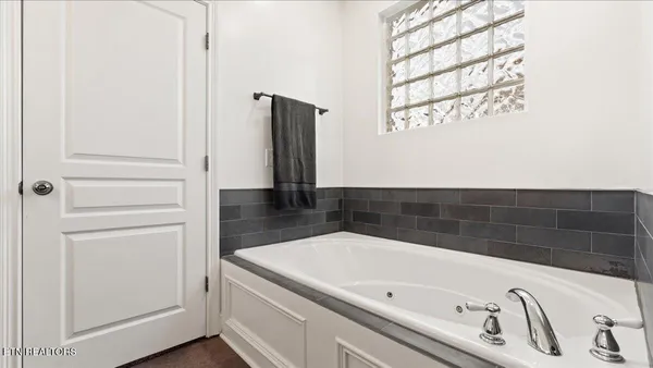 $1,000,000 | 1809 Cascade Falls Lane, Knoxville, TN 37931