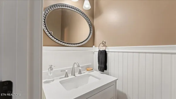 $1,000,000 | 1809 Cascade Falls Lane, Knoxville, TN 37931