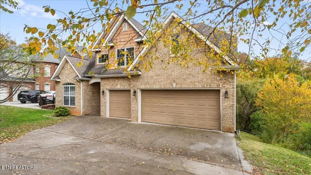 $1,000,000 | 1809 Cascade Falls Lane, Knoxville, TN 37931