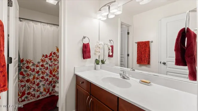 $1,000,000 | 1809 Cascade Falls Lane, Knoxville, TN 37931