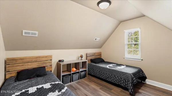 $1,000,000 | 1809 Cascade Falls Lane, Knoxville, TN 37931