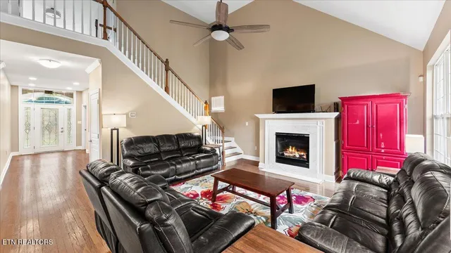 $1,000,000 | 1809 Cascade Falls Lane, Knoxville, TN 37931