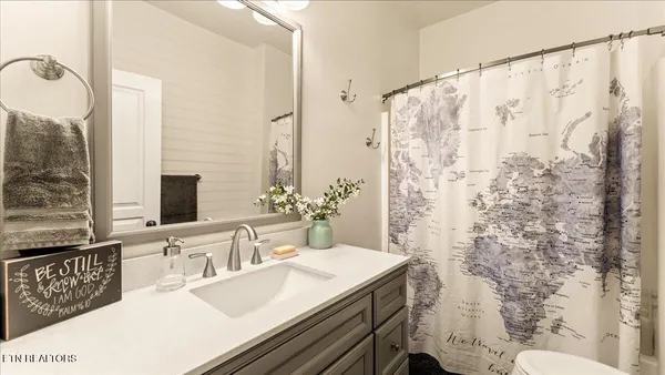 $1,000,000 | 1809 Cascade Falls Lane, Knoxville, TN 37931