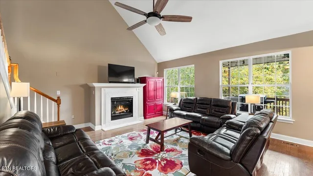 $1,000,000 | 1809 Cascade Falls Lane, Knoxville, TN 37931