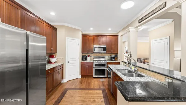 $1,000,000 | 1809 Cascade Falls Lane, Knoxville, TN 37931