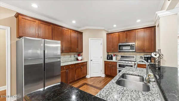 $1,000,000 | 1809 Cascade Falls Lane, Knoxville, TN 37931