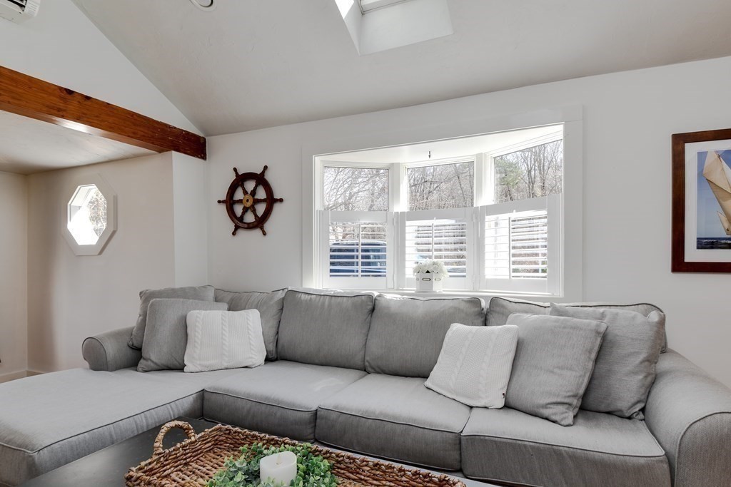 4 Beach Road Hopkinton, MA 01748 - Photo 5 of 41 Gallery Image 5