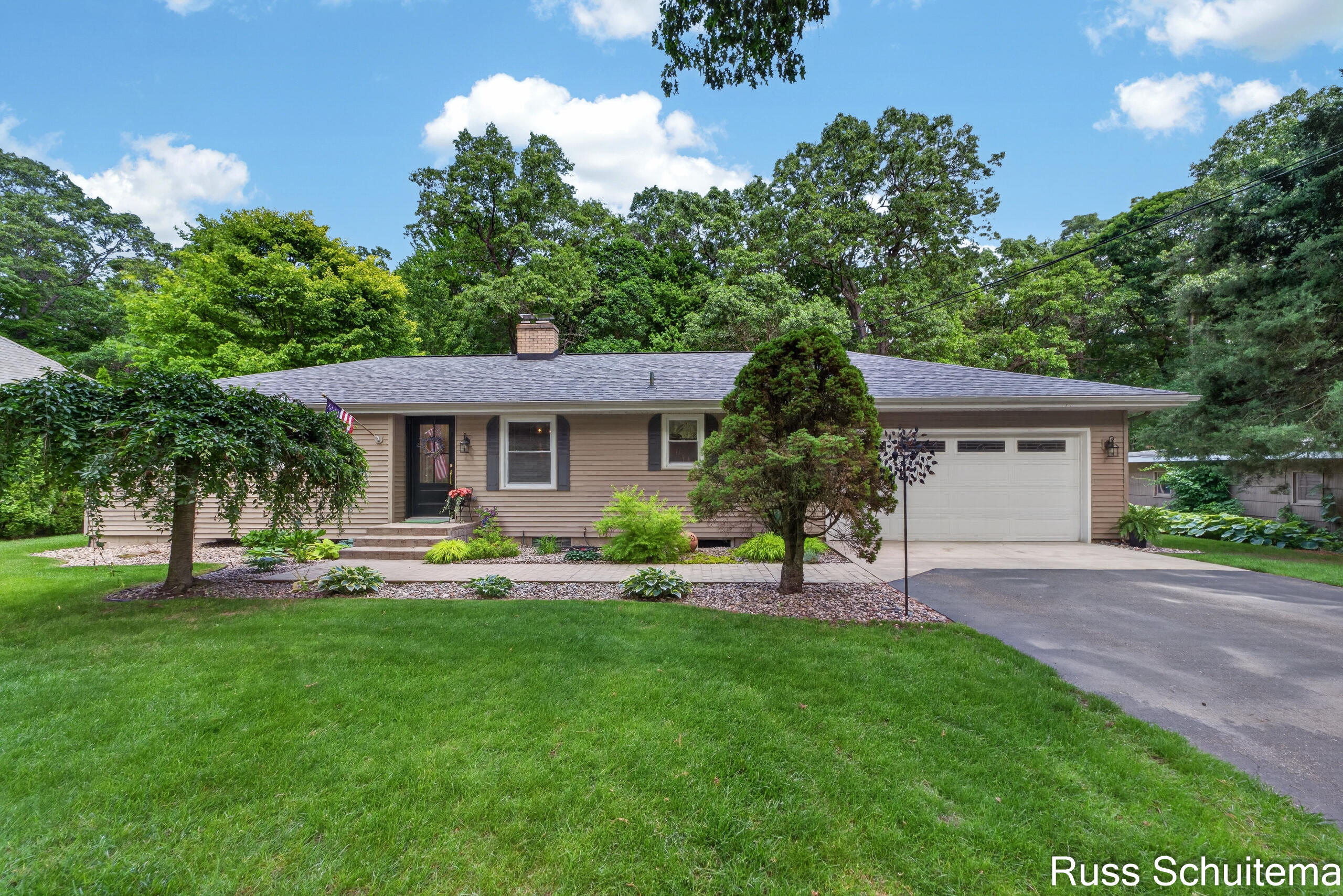 18270 North Fruitport Road Spring Lake, MI 49456 - Photo 1 of 55 18270 North Fruitport Road (5 of 55)