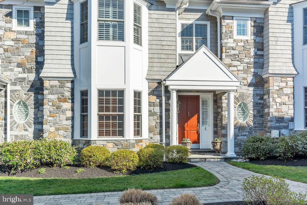 4 Wicklow Court Wayne, PA 19087 - Photo 1 of 21 Gallery Image 1