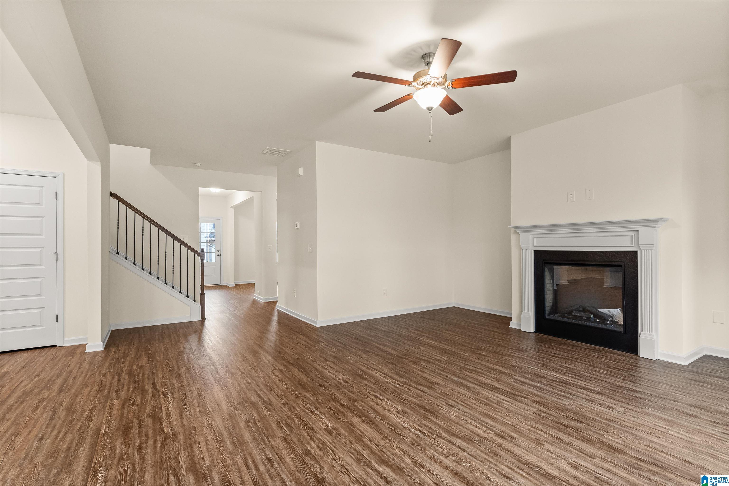 879 Ridgeway Avenue Columbiana, AL 35051 - Photo 8 of 17