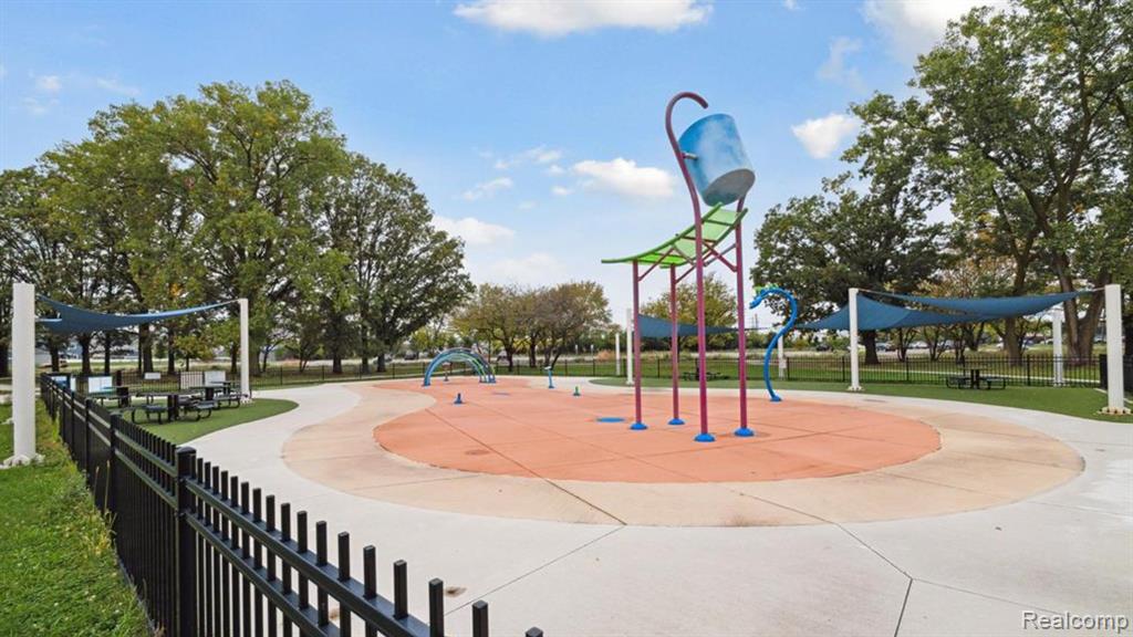 4310 Kent Road Royal Oak, MI 48073 - Photo 32 of 35