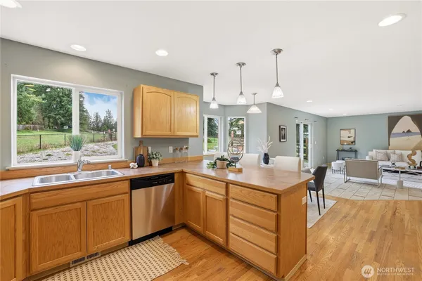 $775,000 | 10153 67th Avenue East, Puyallup, WA 98373