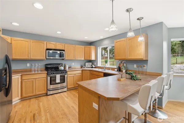 $775,000 | 10153 67th Avenue East, Puyallup, WA 98373