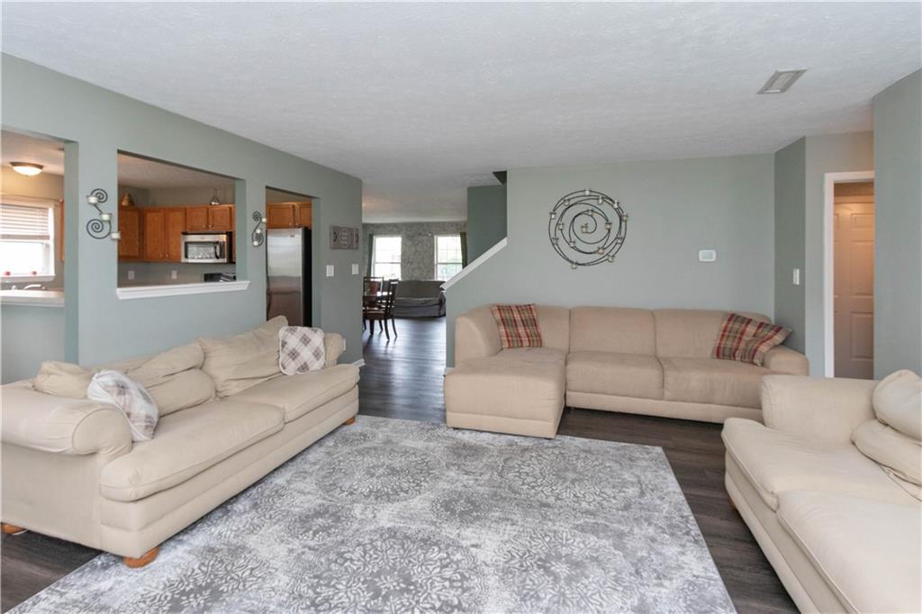 1297 Silver Ridge Lane Brownsburg, IN 46112 - Photo 5 of 26 Gallery Image 5