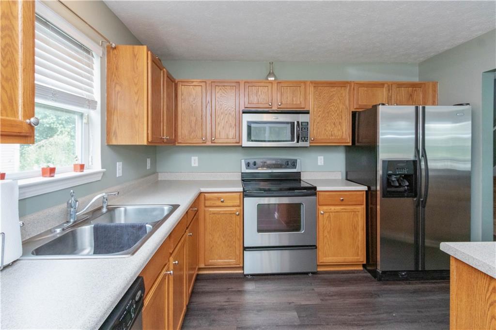 1297 Silver Ridge Lane Brownsburg, IN 46112 - Photo 8 of 26 Gallery Image 8