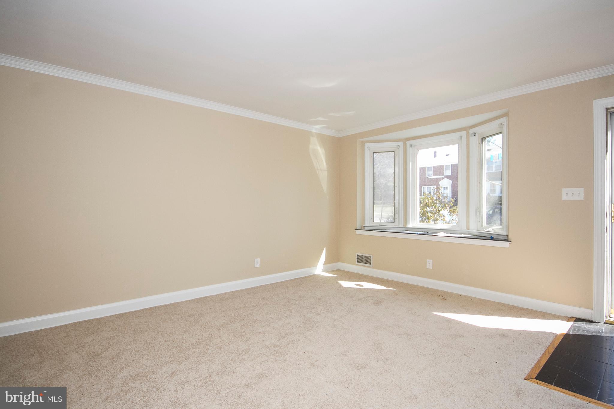 254 Blakeney Road Baltimore, MD 21228 - Photo 3 of 16 Living Room