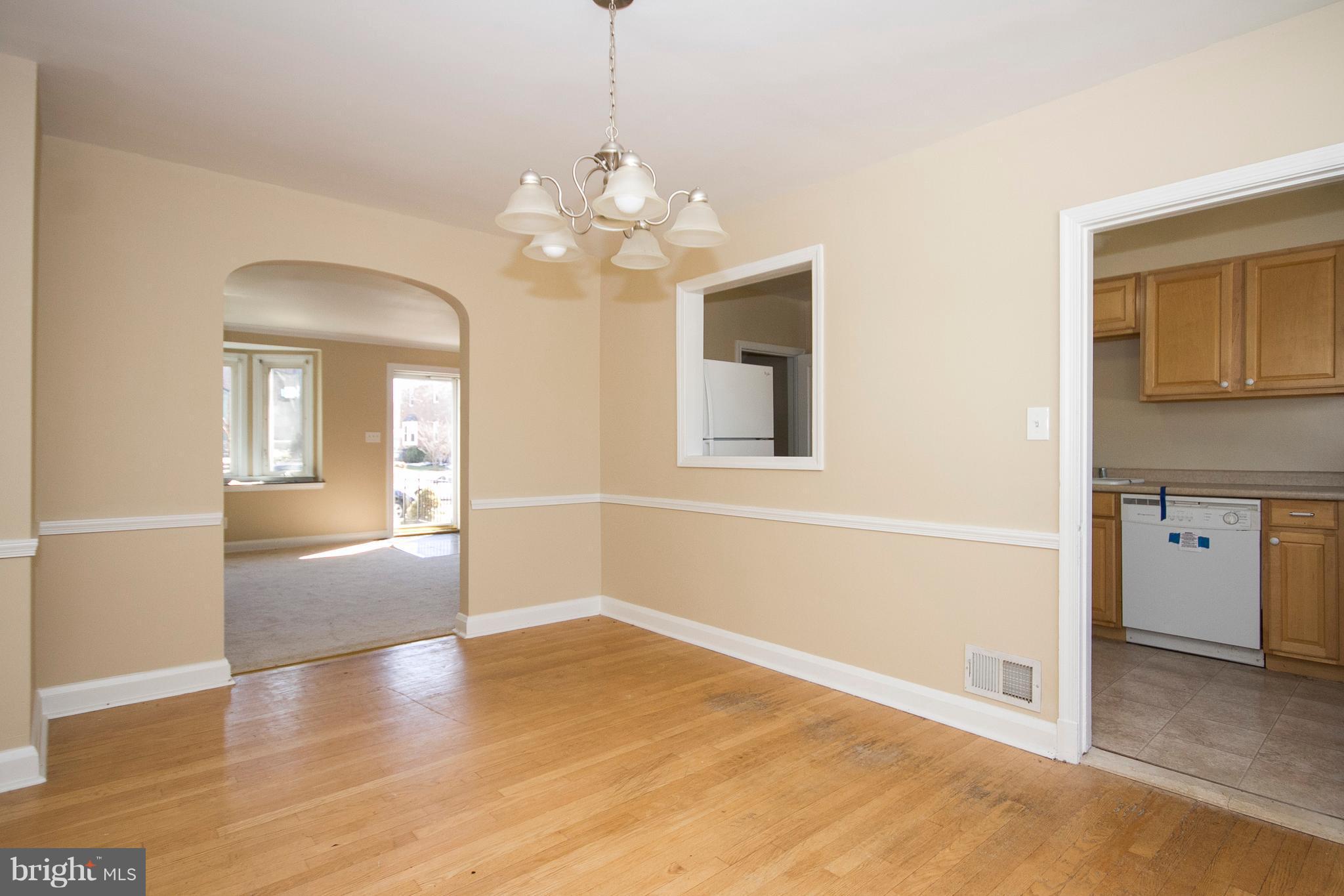 254 Blakeney Road Baltimore, MD 21228 - Photo 5 of 16 Dining Room