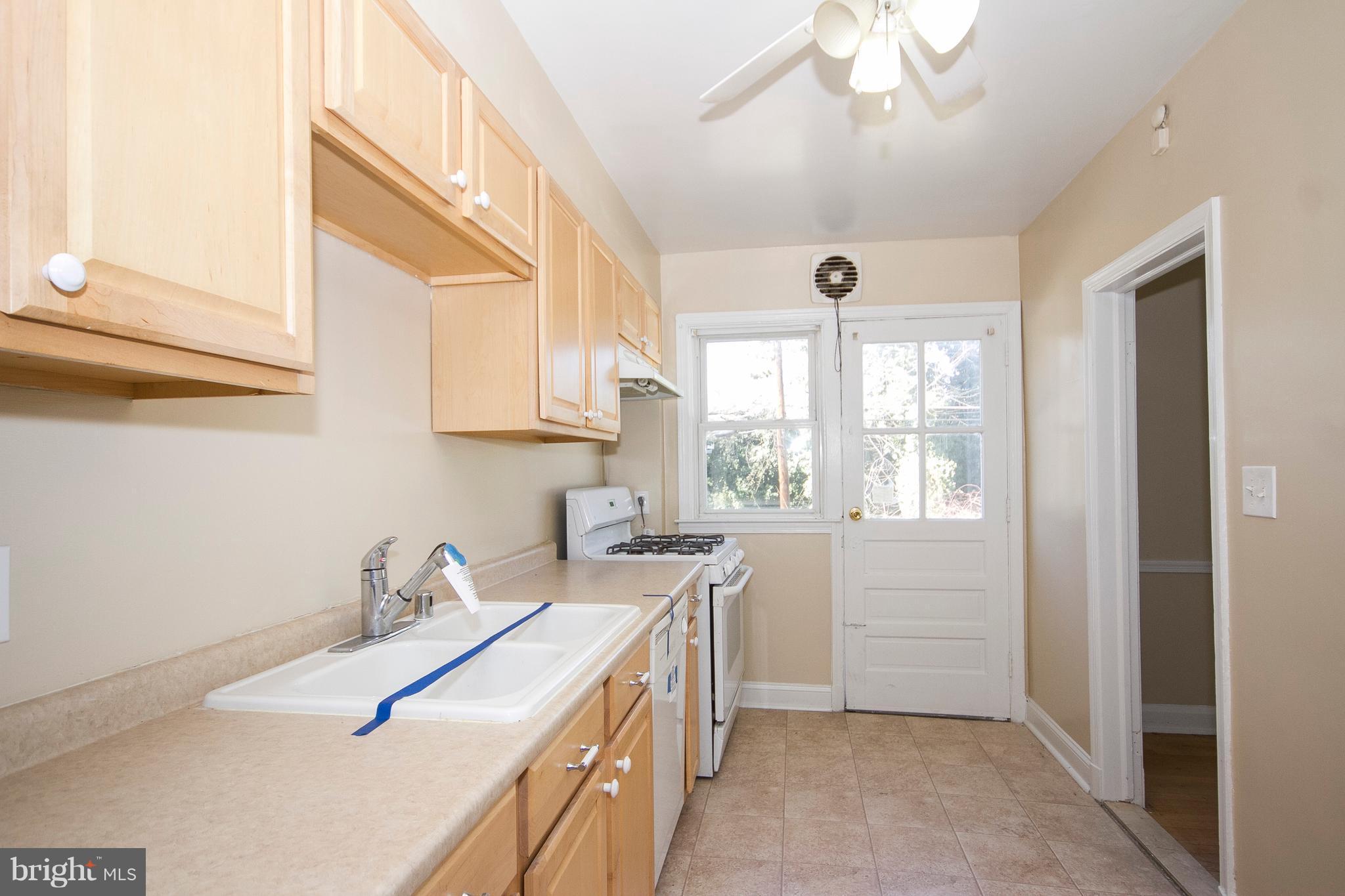 254 Blakeney Road Baltimore, MD 21228 - Photo 7 of 16 Kitchen