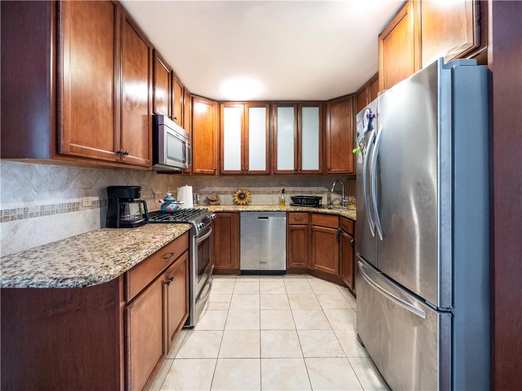 1325 Dahill Road Brooklyn, NY 11204 - Photo 5 of 27