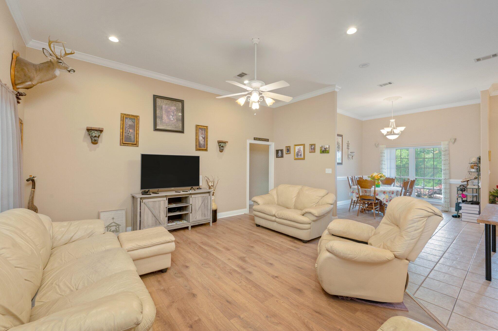 5526 Monterrey Road Crestview, FL 32539 - Photo 8 of 45 1000036548