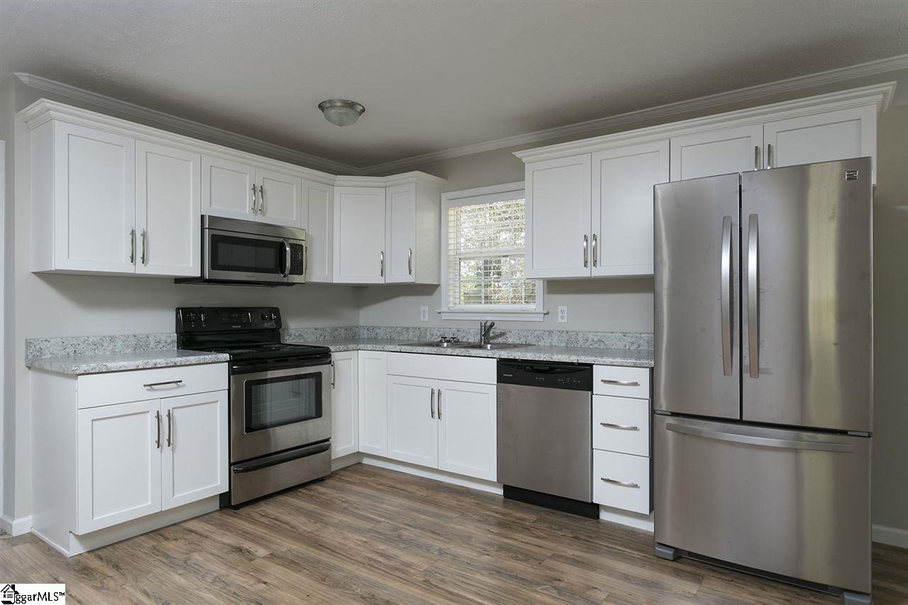 103 North Pink Dill Mill Road Greer, SC 29651 - Photo 7 of 16