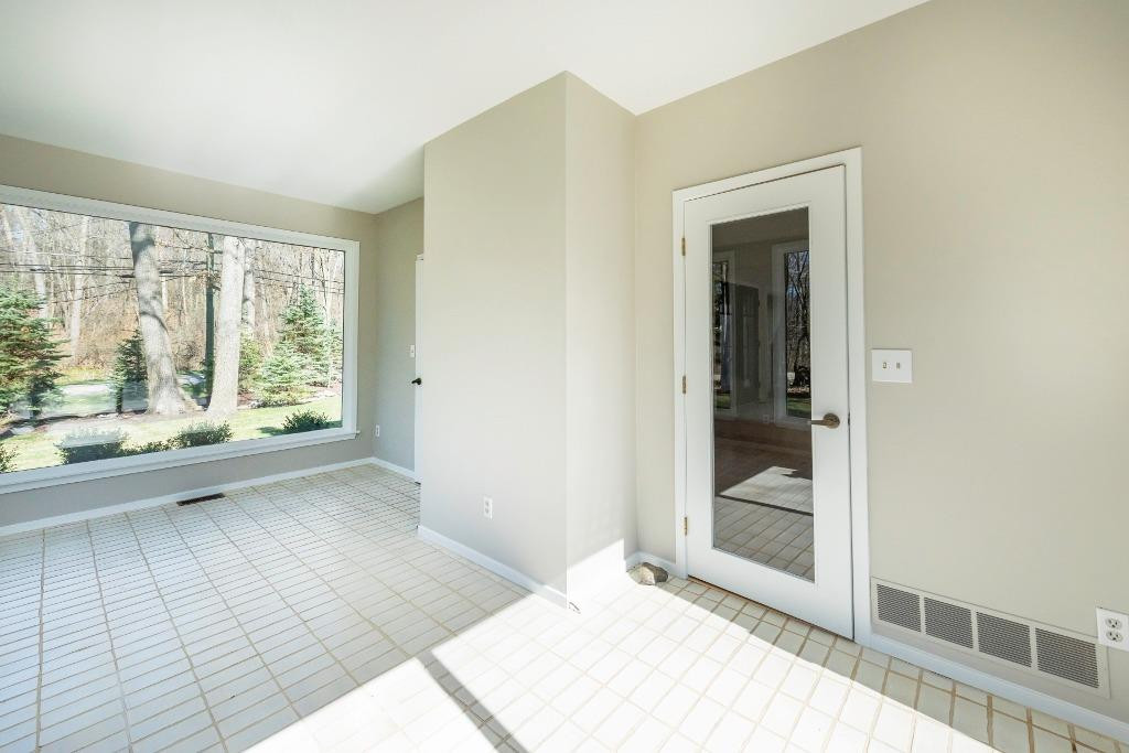 647 Spring Valley Road Ann Arbor, MI 48105 - Photo 20 of 62 Photo 20