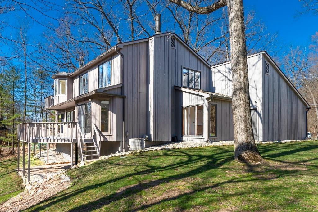 647 Spring Valley Road Ann Arbor, MI 48105 - Photo 5 of 62 Photo 5