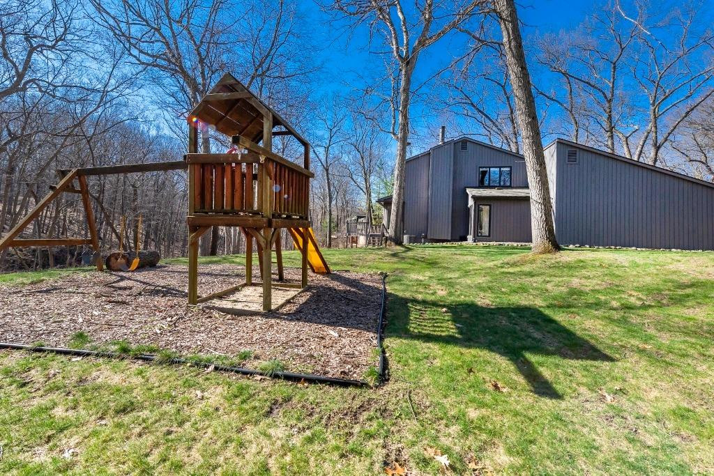 647 Spring Valley Road Ann Arbor, MI 48105 - Photo 8 of 62 Photo 8