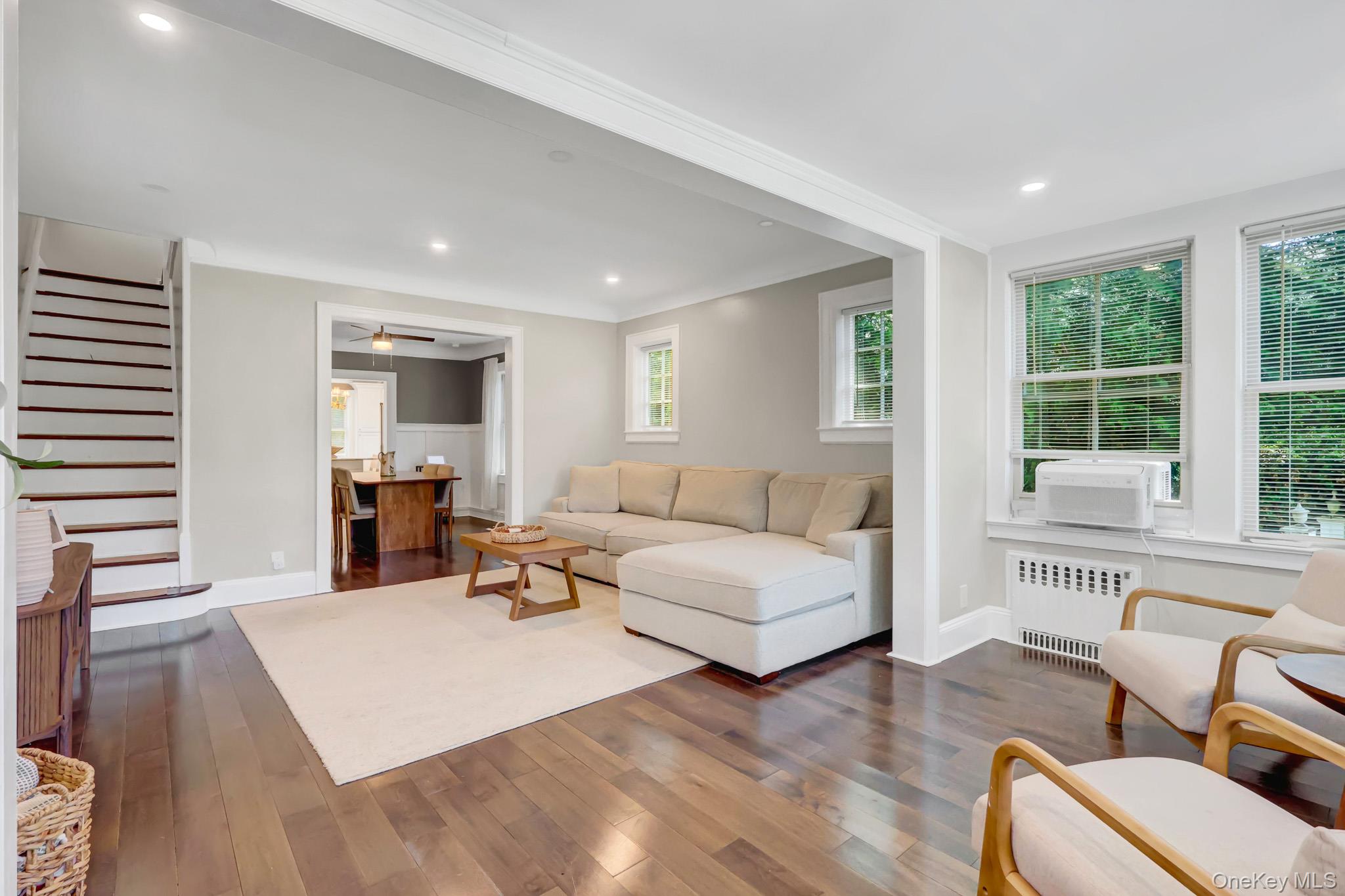 65 Roxbury Road Garden City, NY 11530 - Photo 7 of 39