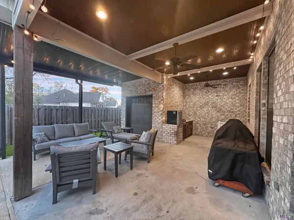 $549,000 | 1107 Camellia Way, Denham Springs, LA 70726